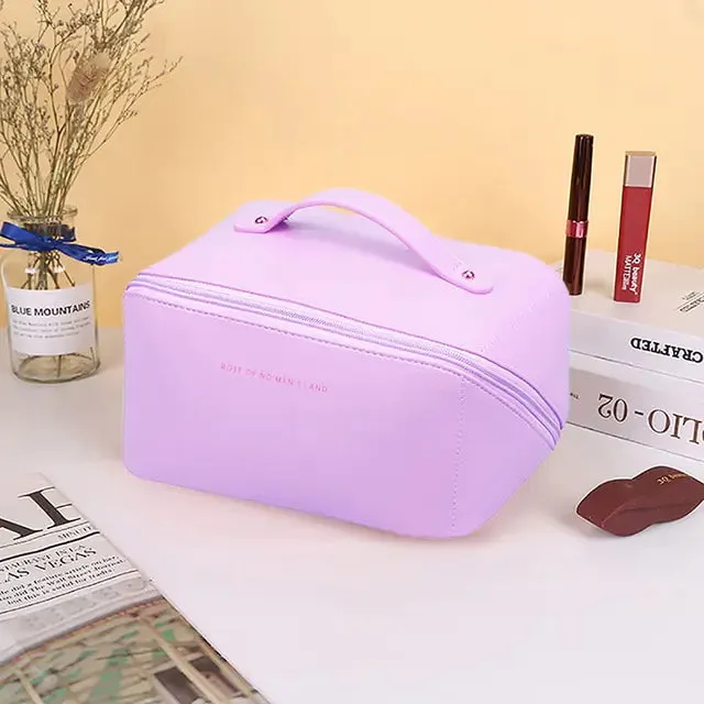 Beauty on the Go: The Stylish & Spacious Leather Makeup Bag ✨