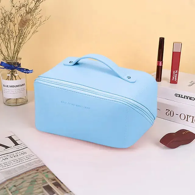 Beauty on the Go: The Stylish & Spacious Leather Makeup Bag ✨