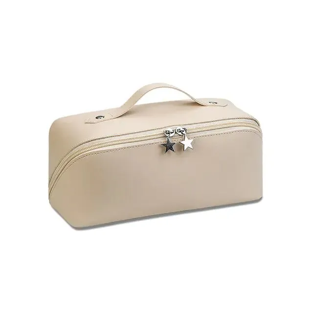 Beauty on the Go: The Stylish & Spacious Leather Makeup Bag ✨