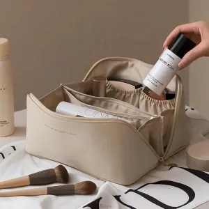 Beauty on the Go: The Stylish & Spacious Leather Makeup Bag ✨