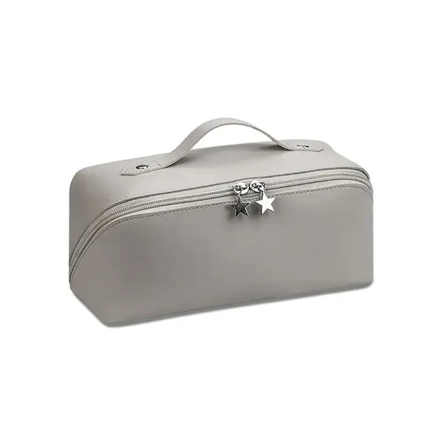 Beauty on the Go: The Stylish & Spacious Leather Makeup Bag ✨