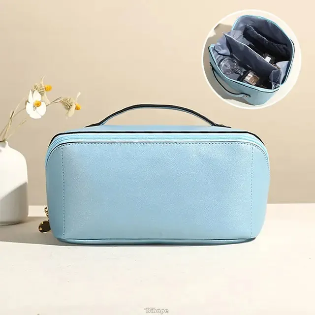Beauty on the Go: The Stylish & Spacious Leather Makeup Bag ✨