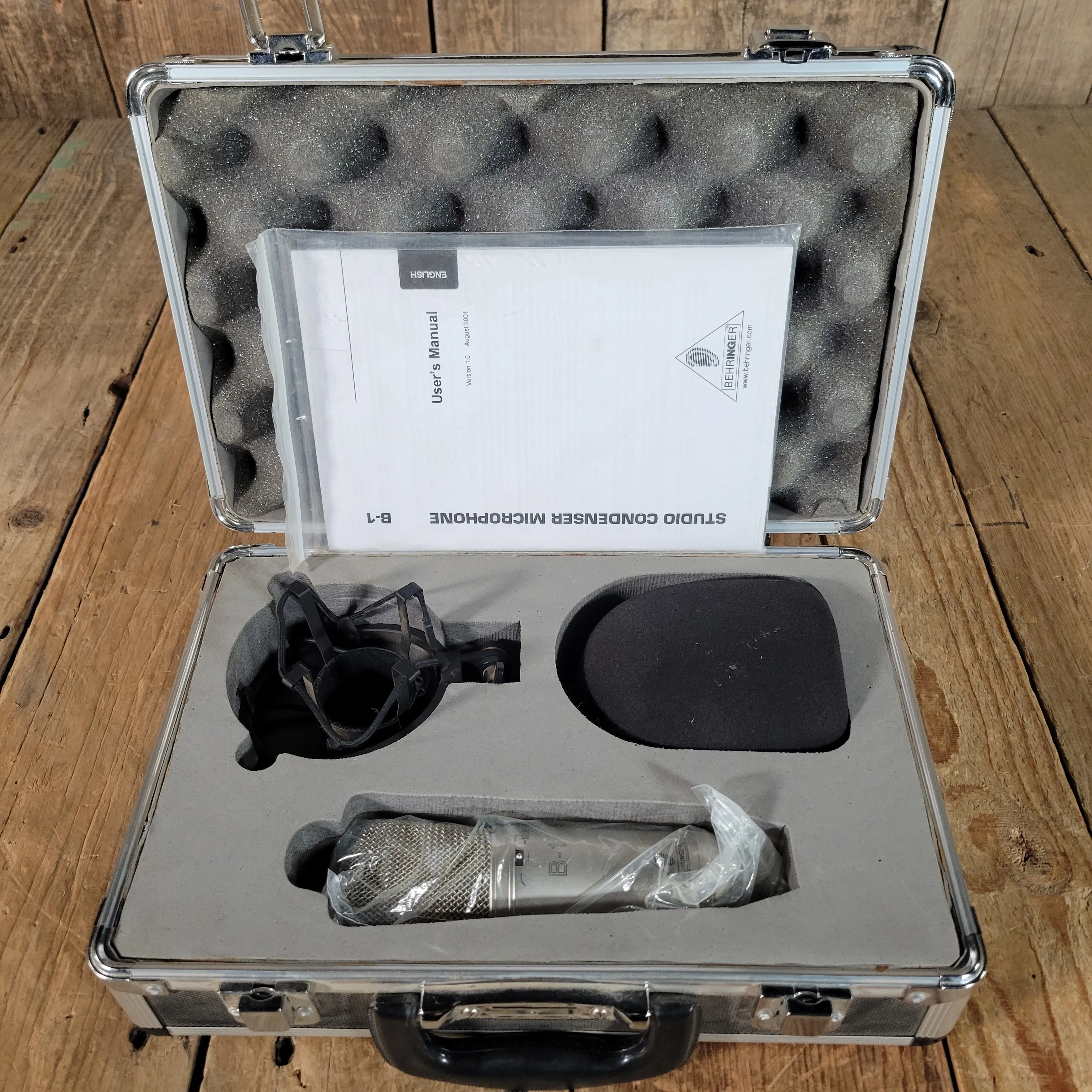 Behringer B-1 Large Diaphragm Condenser Mic