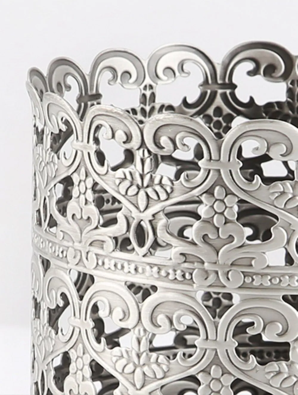 Heart Patterned Vintage Hairbrush Holder Antique Make up Brush Holder Makeup Vanity Organizer (Tin (Matt Gray), Large)