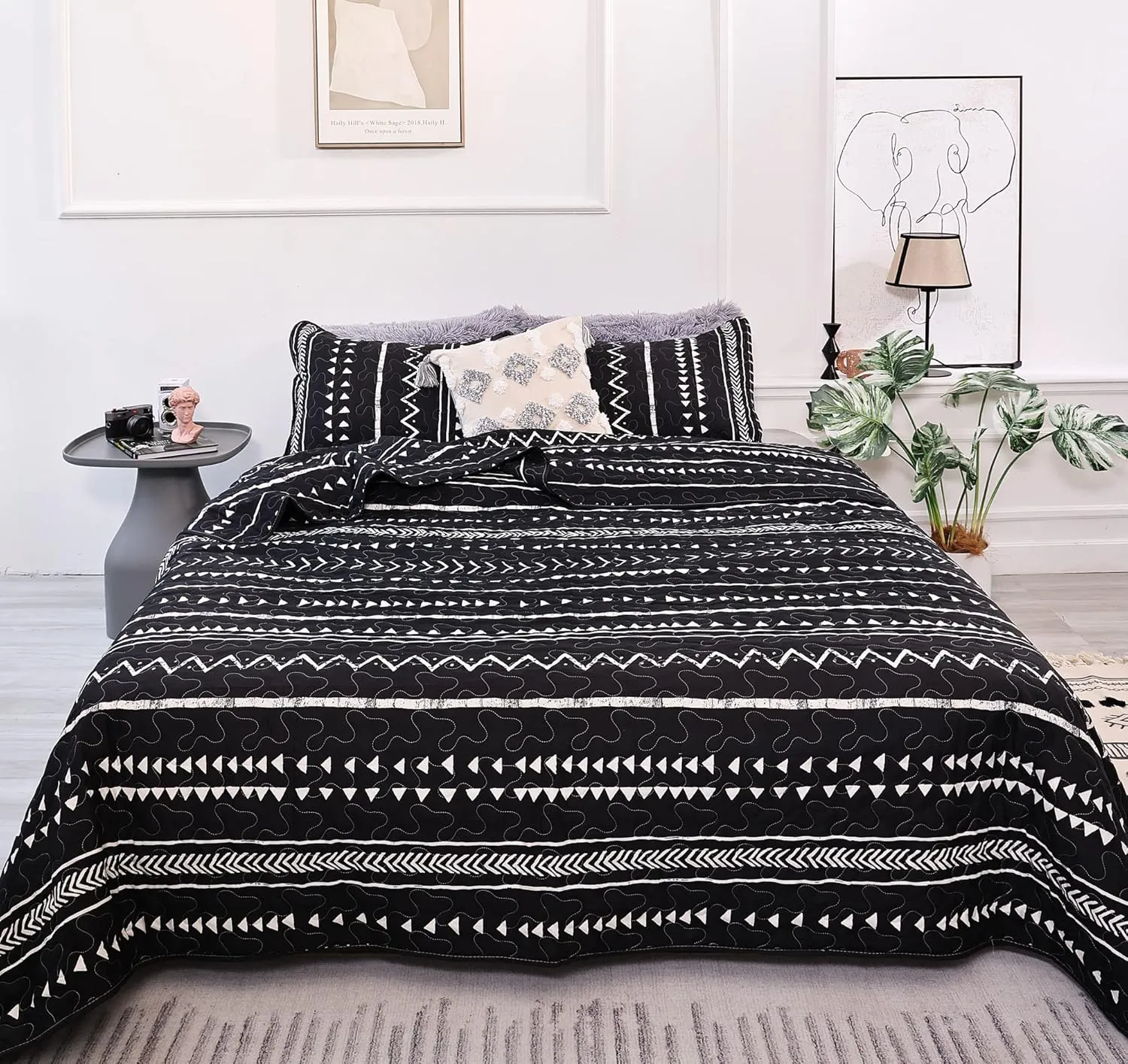 JANZAA Queen Quilt Boho Quilt Bedspread Queen Size Boho Bedding White Geometric Printed on Black Quilt for All Season(Two Pillow Cases)