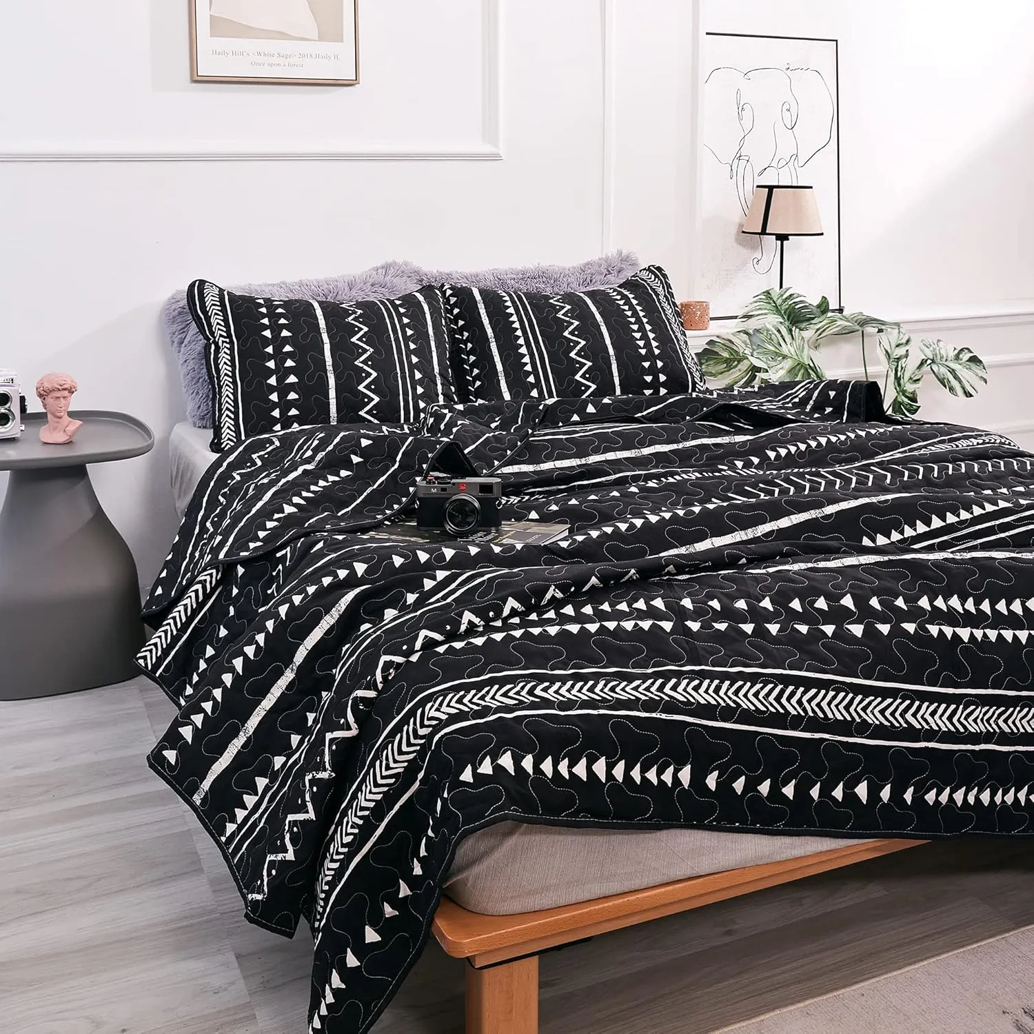 JANZAA Queen Quilt Boho Quilt Bedspread Queen Size Boho Bedding White Geometric Printed on Black Quilt for All Season(Two Pillow Cases)