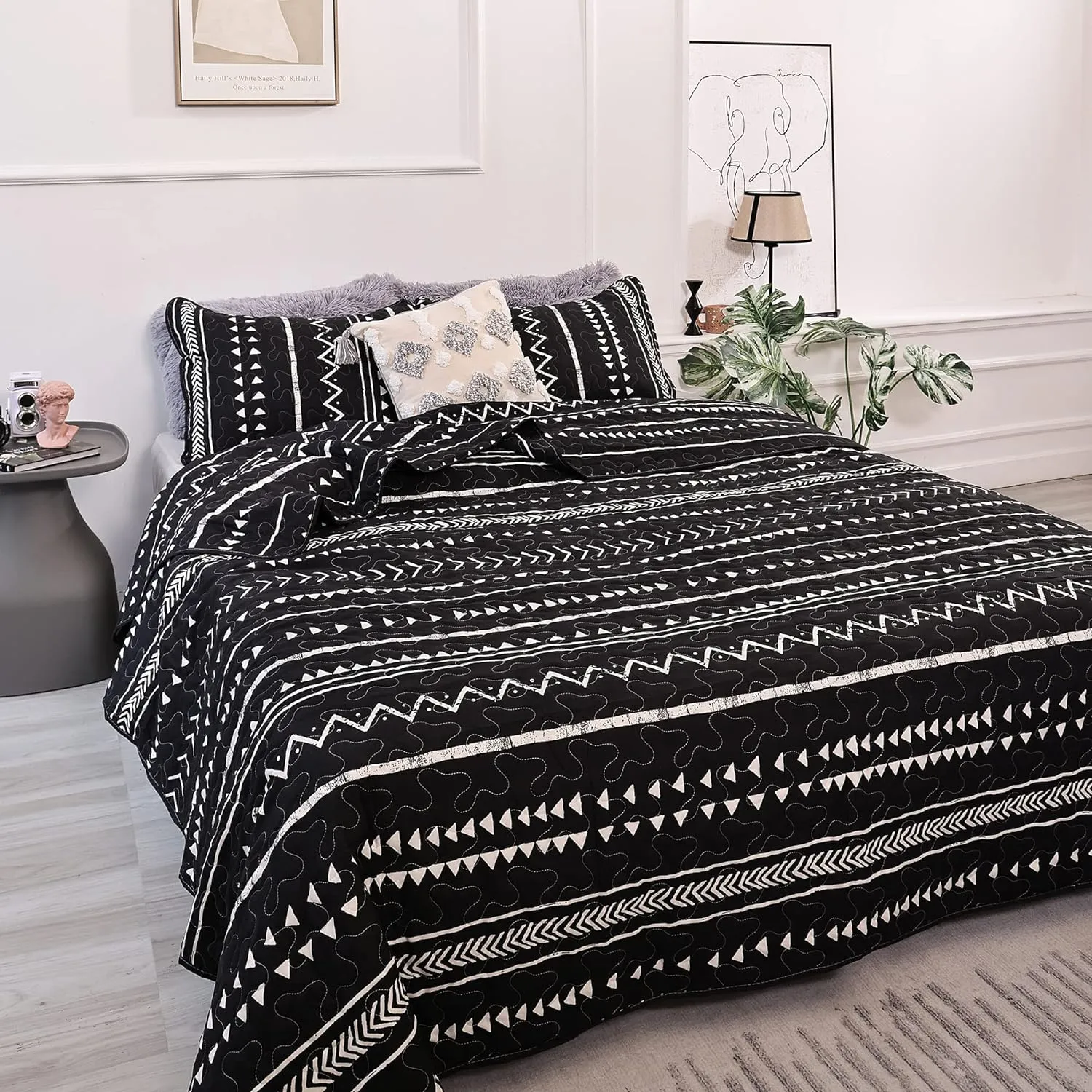 JANZAA Queen Quilt Boho Quilt Bedspread Queen Size Boho Bedding White Geometric Printed on Black Quilt for All Season(Two Pillow Cases)