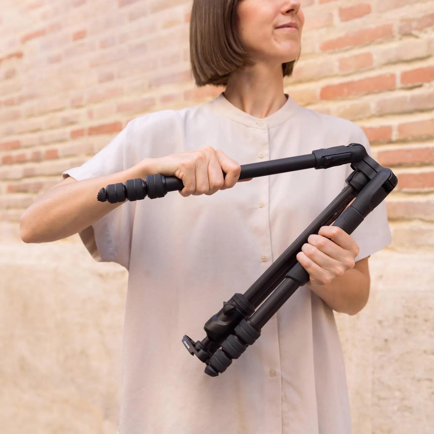Manfrotto Befree Advanced AS, Camera Tripod, Twist Lock, Compatible with Arca-Swiss, Portableand Compact, Alumiium, Travel Tripod Kit, Ball Head, for DSLR, Mirrorless, Camera Accessories