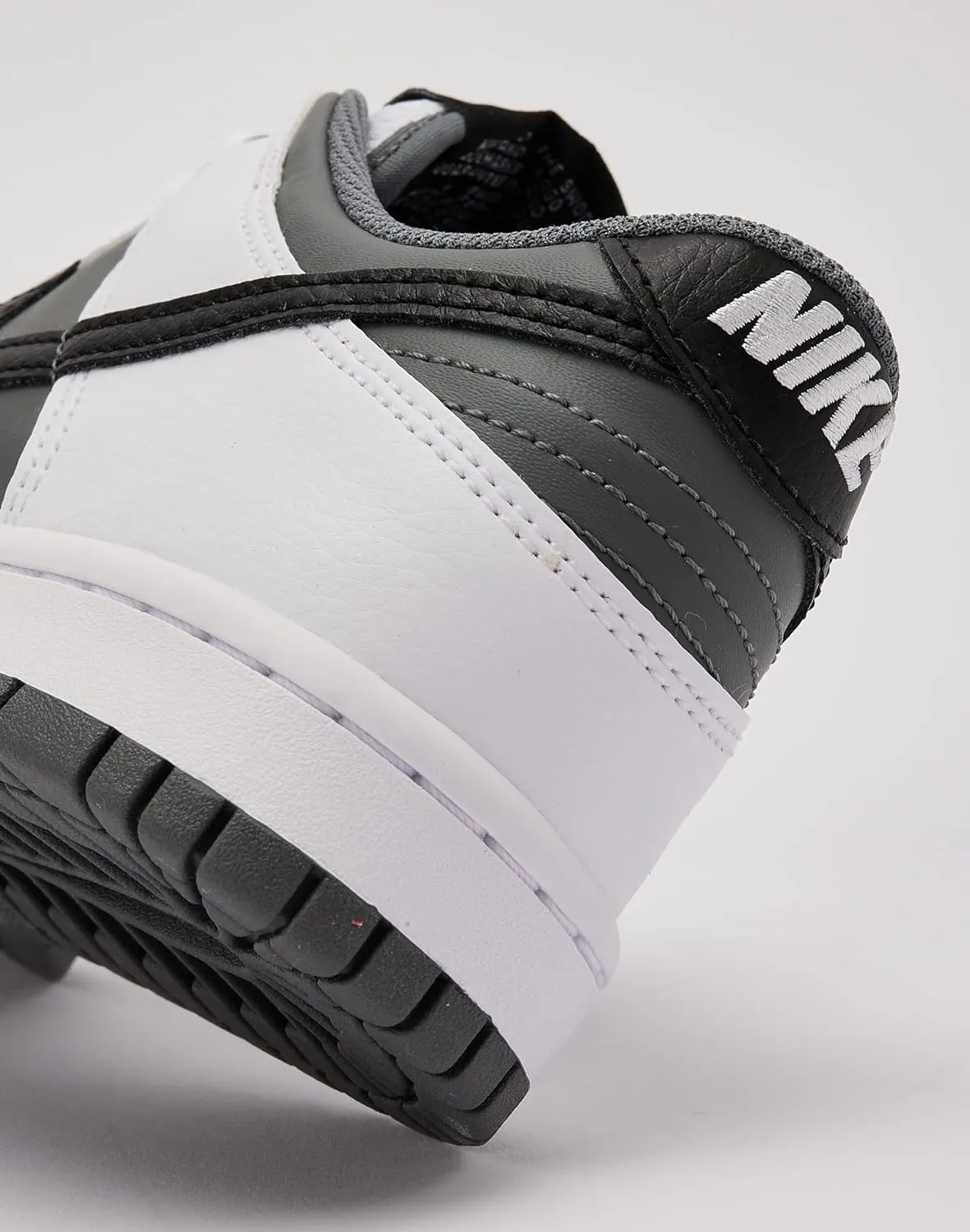 Nike Dunk Low Grade-School (HJ9202-100, White/Black)
