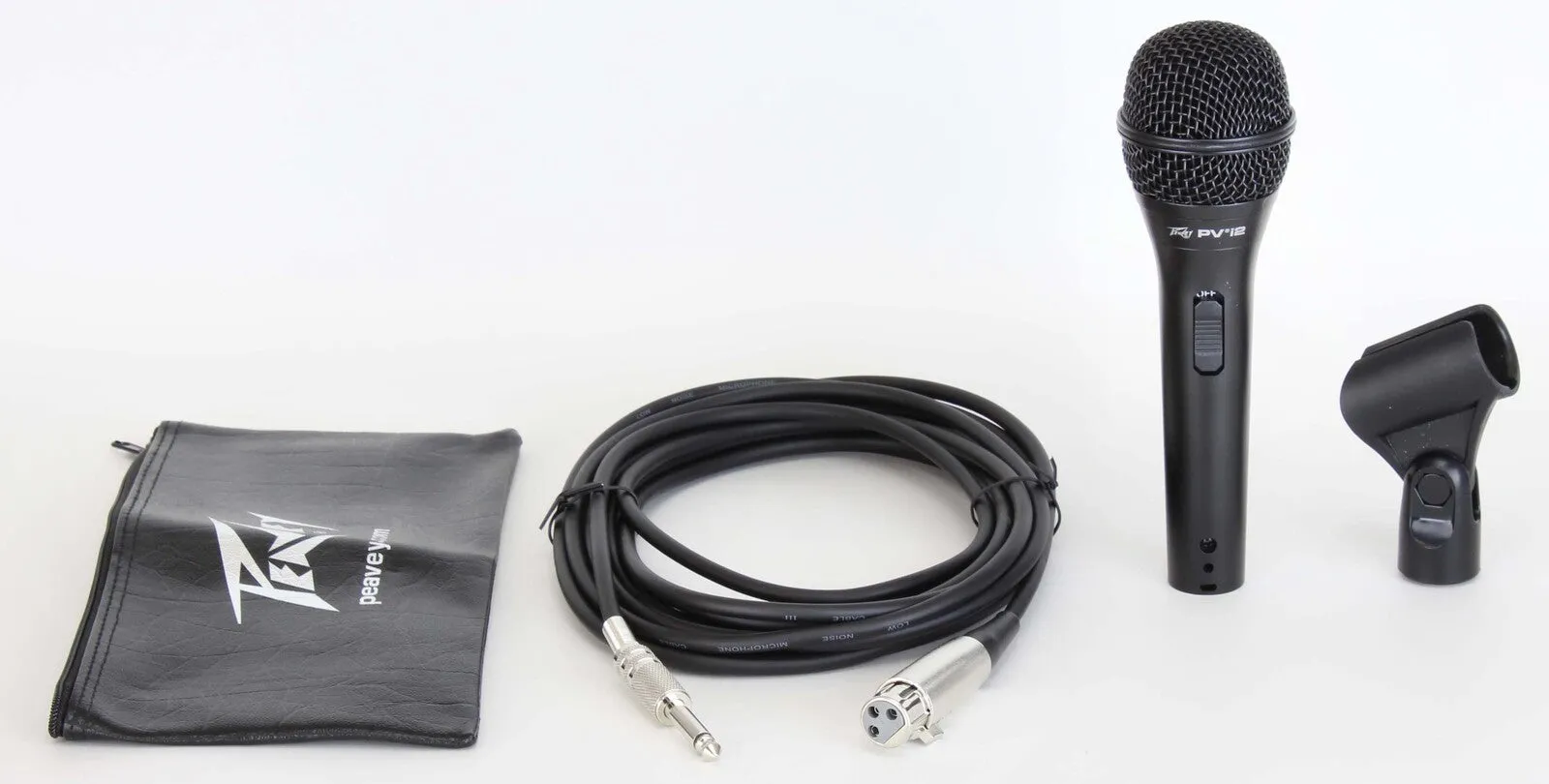 Peavey PVi2 Dynamic Cardioid Microphone in Black with XLR-QTR Cable