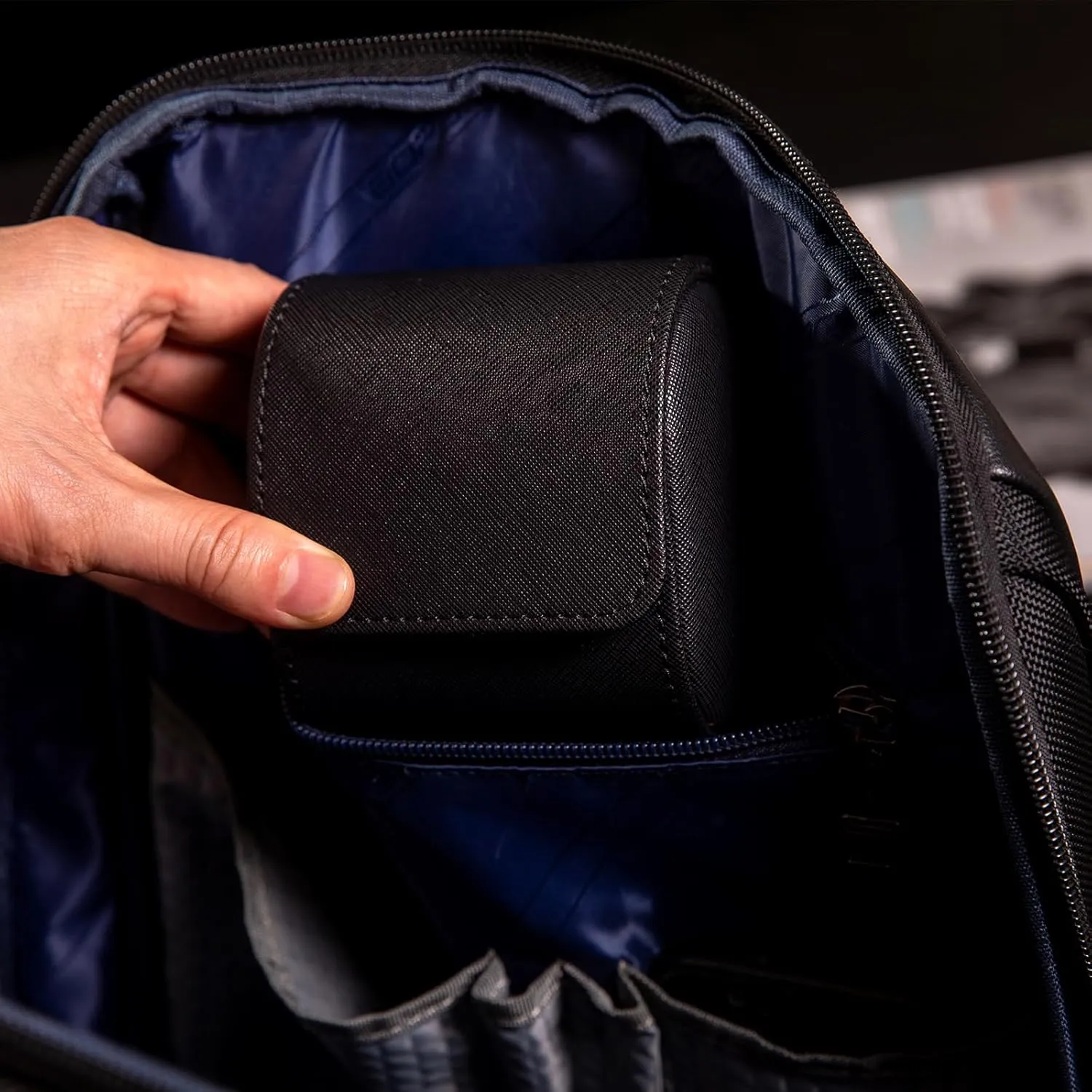 Single Watch Travel Case - Classic Leather Watch Case with Perfect Texture.Watch Carrying Case or Organizer for Storage and Display. Ideal Gift for Men Traveling, All Handmade by Artisans