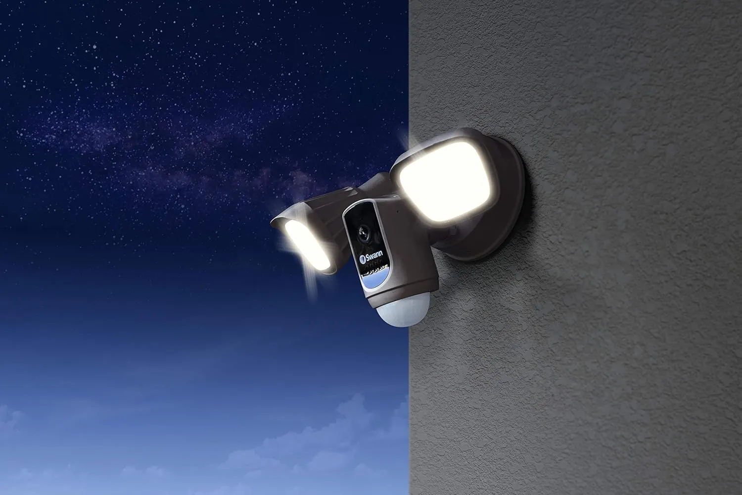 Swann Wi-Fi 1080p Waterproof Motion Activated FloodLight Camera with Night Vision, Heat Sensing, 2-Way Talk, Dimmable 2400 Lumens, Wide 125 Degree Viewing, Free Cloud & Local Recording