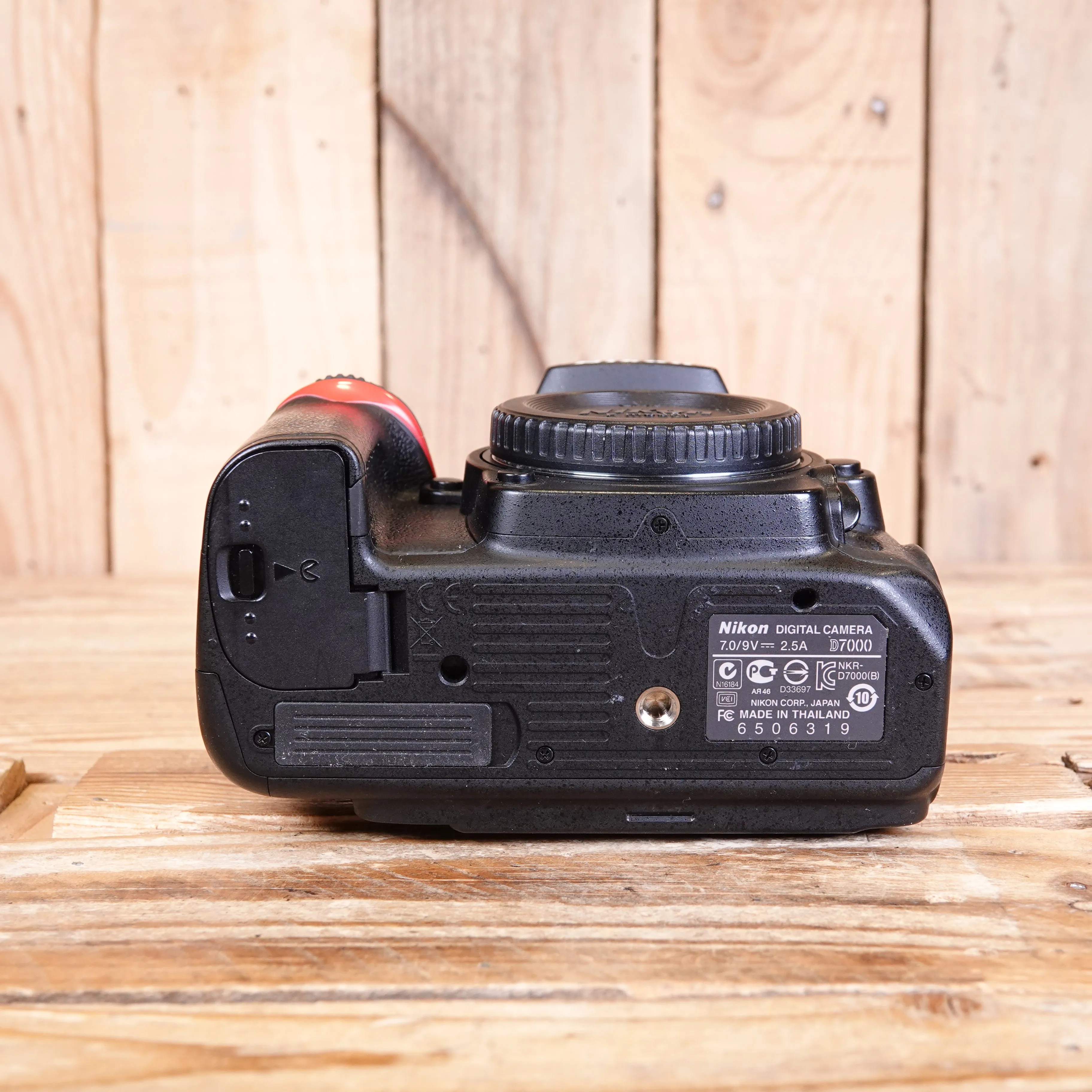Used Nikon D7000 DSLR Camera Body